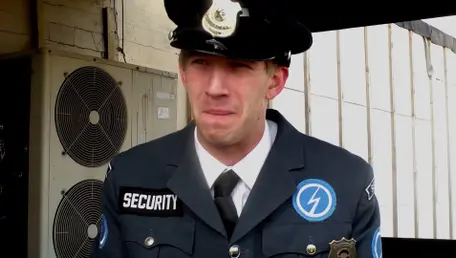 Brazzers: Seductive Damsel Disturbs Guard for Escape